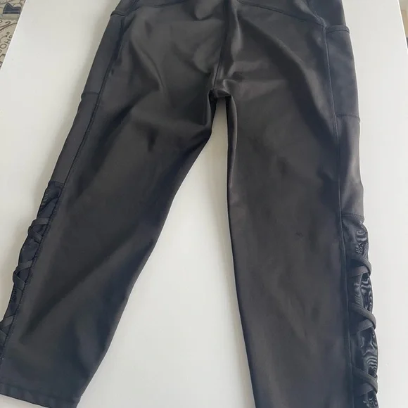 EUC Lot of 4 Pop Fit Leggings. 1 full length (purple and pink), 3 capri. Size XL - Picture 8 of 11